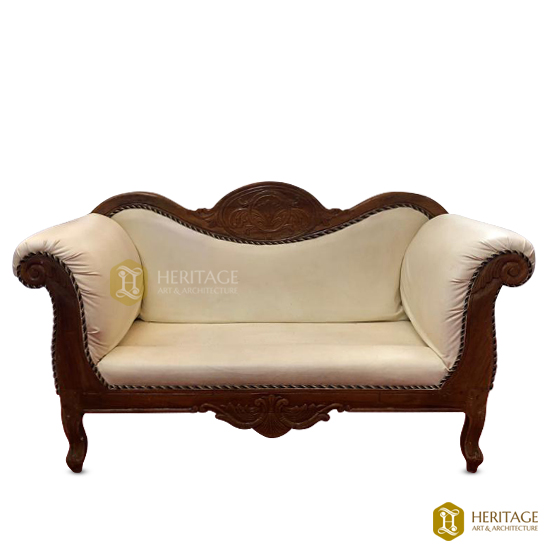 Colonial Style Queen Sofa