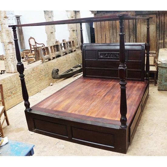 Traditional Four Poster Wooden Bed