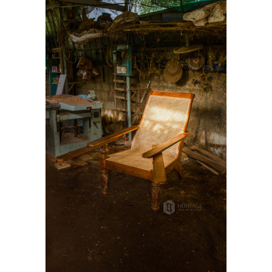 Venadu Style Easy Chair
